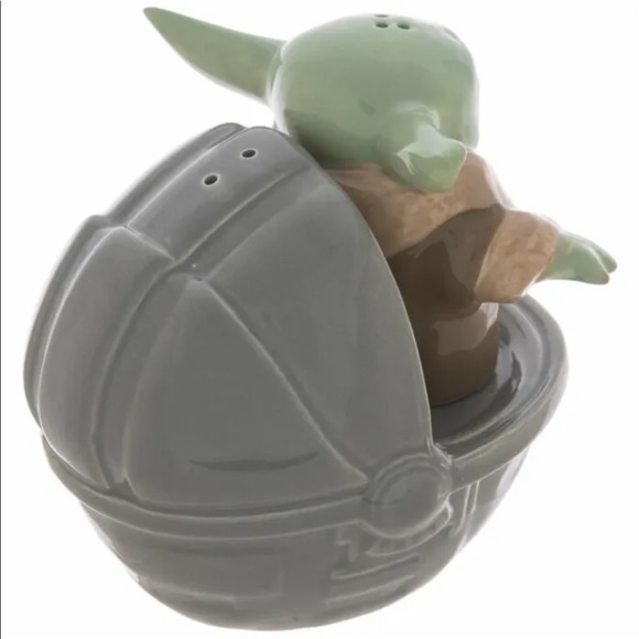 Star Wars Mandalorian Baby Yoda The Child Salt and Pepper Shakers Cerami… - Picture 2 of 7